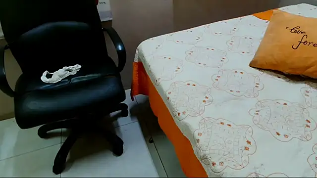 BlackBunnyxoxo online show from 12-18-25, 06:29