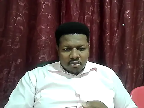 Snapshot of LovelyHughes chatting on 12-18-25, 06:51 LovelyHughes online show from 12-18-25, 06:51