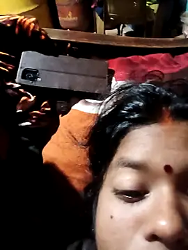 Snapshot of Curvy_Vamikaa chatting on 12-22-25, 06:41 Curvy Vamikaa online show from 12-22-25, 06:41