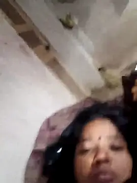 Snapshot of Curvy_Vamikaa chatting on 12-22-25, 12:11 Curvy Vamikaa online show from 12-22-25, 12:11