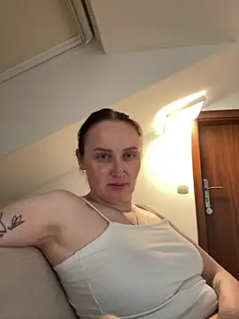 TomilaSi online show from 06-15-26, 01:55
