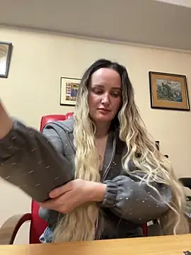 TomilaSi online show from 11-26-25, 06:19