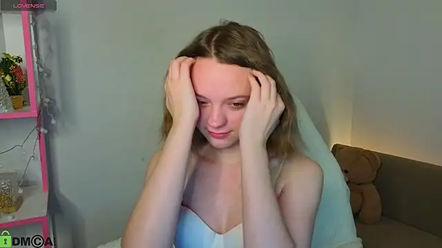 Olivia Riesz online show from 02-11-26, 01:16