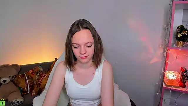 Olivia Riesz online show from 12-22-25, 01:17