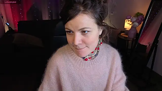 Marla Bri online show from 11-25-25, 01:22