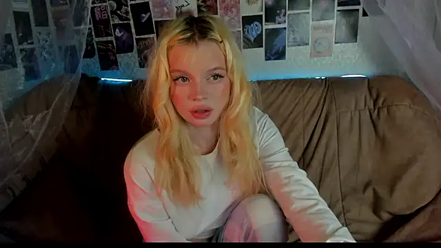Snapshot of AlysaMeow chatting on 03-13-26, 10:37 AlysaMeow online show from 03-13-26, 10:37