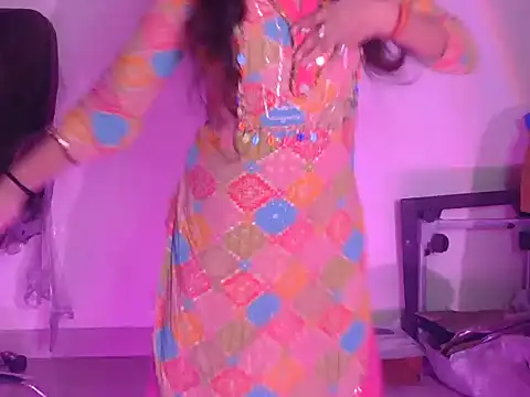 cute mahira online show from 02-15-26, 04:28