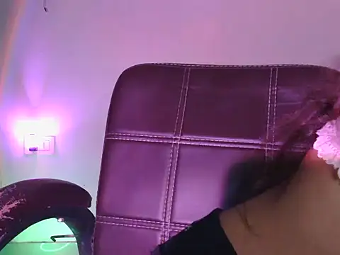 cute mahira online show from 04-22-26, 06:04