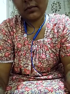 Tamil Smiley Queen online show from 11-24-25, 01:55