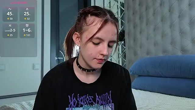 Snapshot of SharaSauer chatting on 04-13-26, 01:09 SharaSauer online show from 04-13-26, 01:09