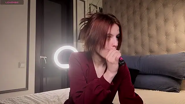 Snapshot of SharaSauer chatting on 04-11-26, 01:13 SharaSauer online show from 04-11-26, 01:13