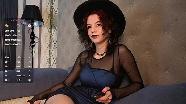 Snapshot of SharaSauer chatting on 02-20-26, 01:02 SharaSauer online show from 02-20-26, 01:02