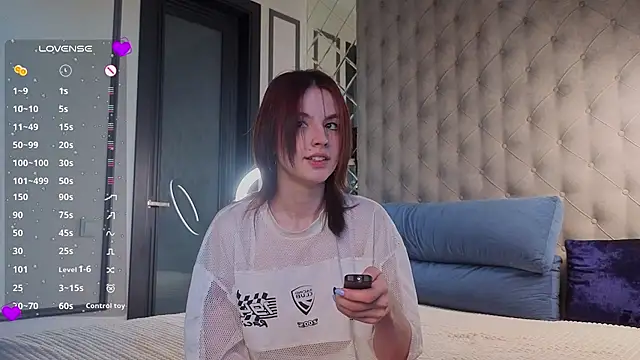 Snapshot of SharaSauer chatting on 04-09-26, 01:07 SharaSauer online show from 04-09-26, 01:07