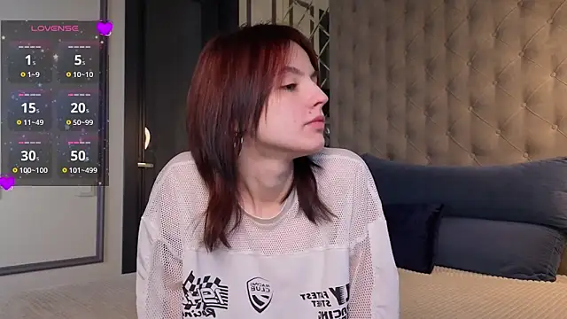 Snapshot of SharaSauer chatting on 03-26-26, 01:04 SharaSauer online show from 03-26-26, 01:04