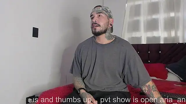 Snapshot of ARIA_AND_NICK chatting on 01-10-26, 01:28 ARIA AND NICK online show from 01-10-26, 01:28