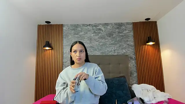 Snapshot of ariawhite1 chatting on 11-28-25, 11:10 ariawhite1 online show from 11-28-25, 11:10