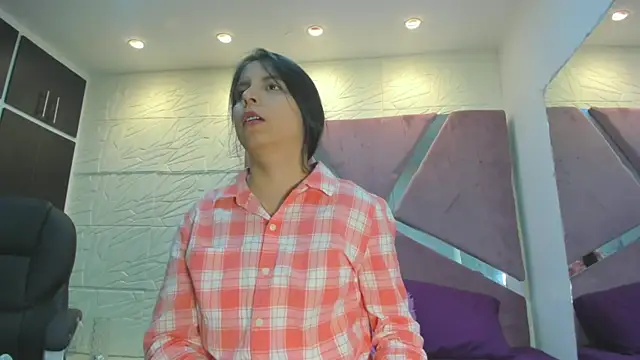 Snapshot of sol-angel chatting on 04-25-26, 04:15 sol-angel online show from 04-25-26, 04:15