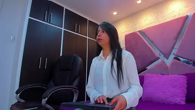 Snapshot of sol-angel chatting on 05-19-26, 04:03 sol-angel online show from 05-19-26, 04:03