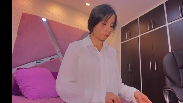Snapshot of sol-angel chatting on 06-12-26, 04:05 sol-angel online show from 06-12-26, 04:05