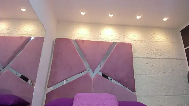 Snapshot of sol-angel chatting on 04-21-26, 04:57 sol-angel online show from 04-21-26, 04:57