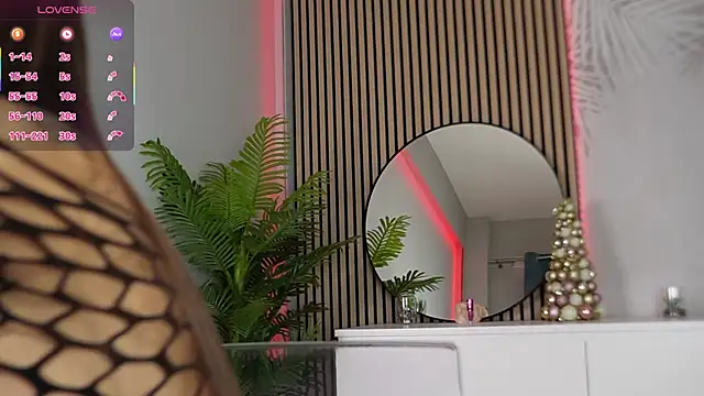 Jessy Cruz  online show from 12-22-25, 05:40