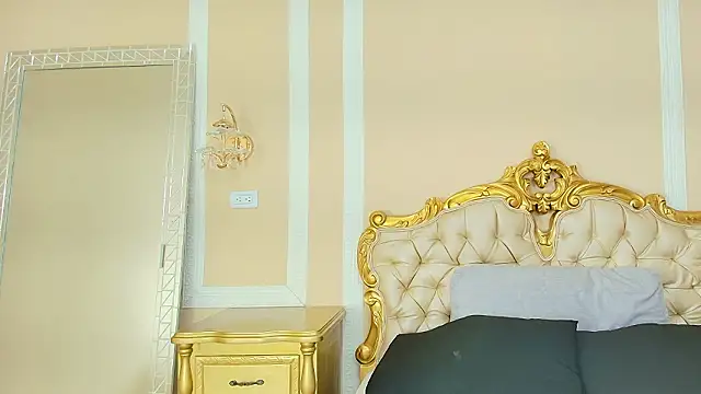 HallieStone online show from 02-05-26, 12:56