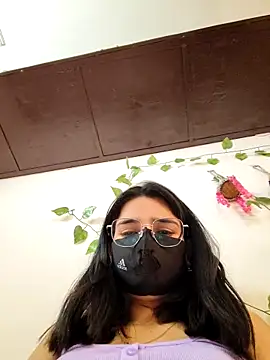 Snapshot of Sexolinaa chatting on 05-25-26, 06:01 Sexolinaa online show from 05-25-26, 06:01