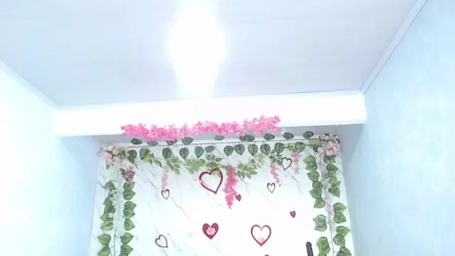 angelamanjarrezcm online show from 12-20-25, 03:42