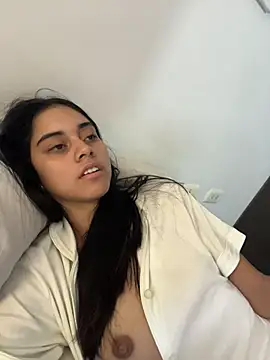 Snapshot of Miia_moonn chatting on 01-08-26, 12:33 Miia moonn online show from 01-08-26, 12:33