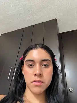 Snapshot of Miia_moonn chatting on 01-05-26, 05:27 Miia moonn online show from 01-05-26, 05:27