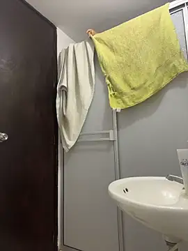 Snapshot of Miia_moonn chatting on 12-14-25, 11:16 Miia moonn online show from 12-14-25, 11:16