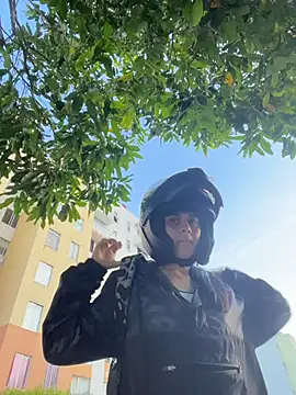 Snapshot of Miia_moonn chatting on 11-27-25, 10:59 Miia moonn online show from 11-27-25, 10:59