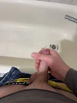 Snapshot of theh0tdick chatting on 11-29-25, 05:46 theh0tdick online show from 11-29-25, 05:46