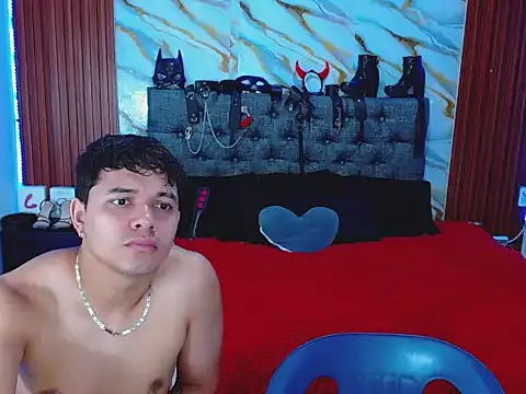 Meryandcris online show from 12-16-25, 06:28