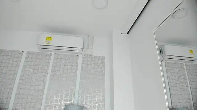 niicole steele  online show from 12-05-25, 08:06