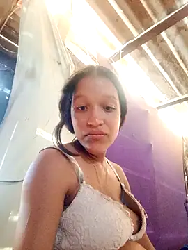 Snapshot of rachelbunny_and_kevin chatting on 11-28-25, 05:35 rachelbunny and kevin online show from 11-28-25, 05:35