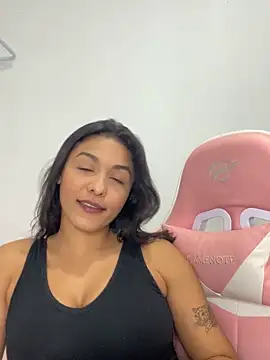 Snapshot of Laurapocahontas chatting on 11-27-25, 12:22 Laurapocahontas online show from 11-27-25, 12:22