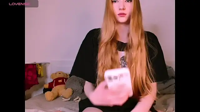  Milana Sparkl75  online show from 02-12-26, 08:08