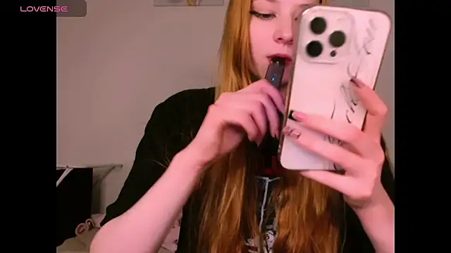  Milana Sparkl75  online show from 03-25-26, 10:52