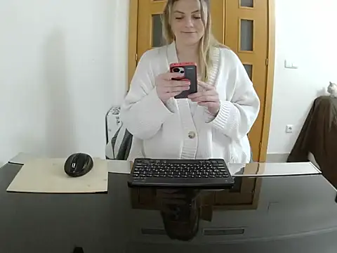 Adelyxveex online show from 11-27-25, 12:11