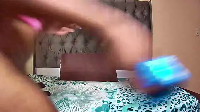 SavageHoney online show from 12-20-25, 03:37