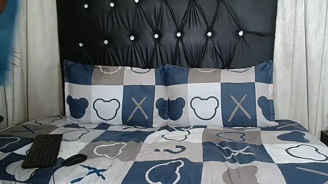 SavageHoney online show from 04-11-26, 08:23