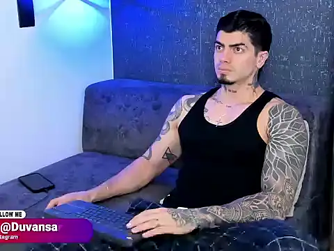 Snapshot of _mrcock__ chatting on 05-20-26, 02:47 mrcock online show from 05-20-26, 02:47