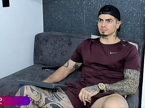 Snapshot of _mrcock__ chatting on 02-19-26, 02:30 mrcock online show from 02-19-26, 02:30