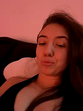 Snapshot of CristinaSw chatting on 12-15-25, 02:12 CristinaSw online show from 12-15-25, 02:12