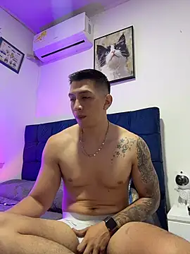 OliverWest04 online show from 11-28-25, 04:18