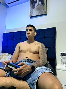 OliverWest04 online show from 12-01-25, 06:25