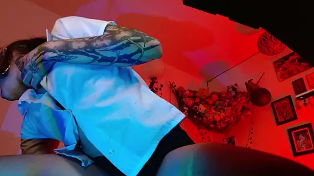 Layla quinn online show from 04-24-26, 05:37