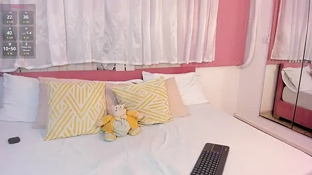 CharlotteBlossom online show from 01-10-26, 08:15