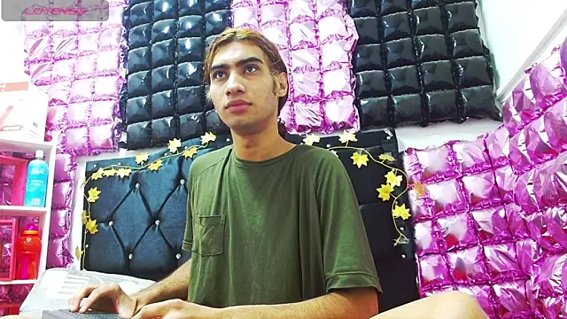 Snapshot of andresdark_07 chatting on 11-28-25, 03:17 andresdark 07 online show from 11-28-25, 03:17